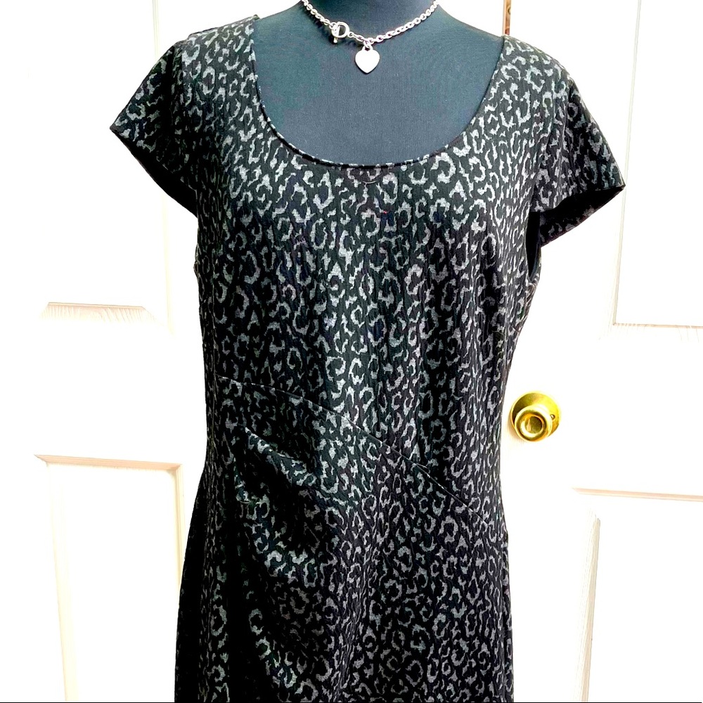 BNWT Ann Taylor Black Dress with a black pattern in Size 14